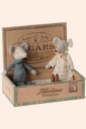 Maileg - Grandma and Grandpa Mice In Cigarbox - Strawberries & Cream
