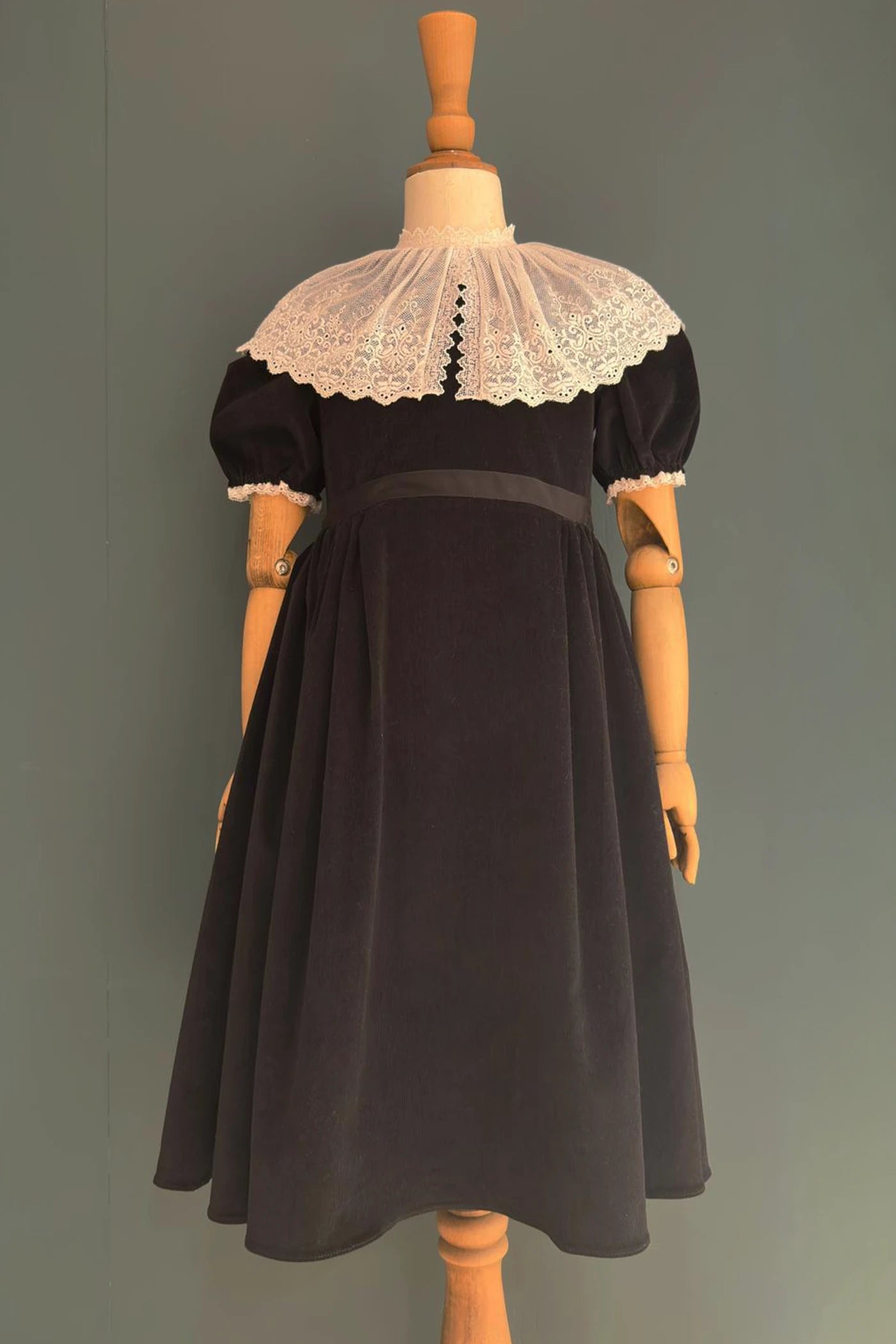 Queen Dress Black Babycord with Victorian Lace Collar – Strawberries &  Cream