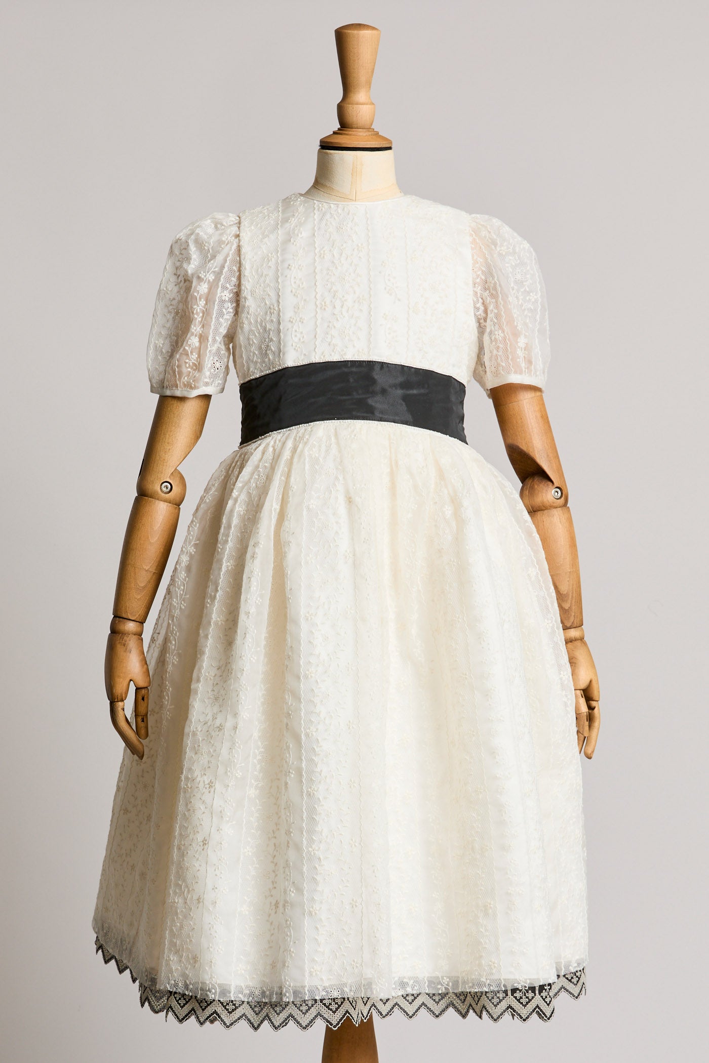 Lorna Lace Dress – Strawberries Cream The Big Raspberry Ltd