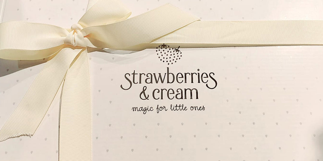Gift Boxes - Strawberries & Cream