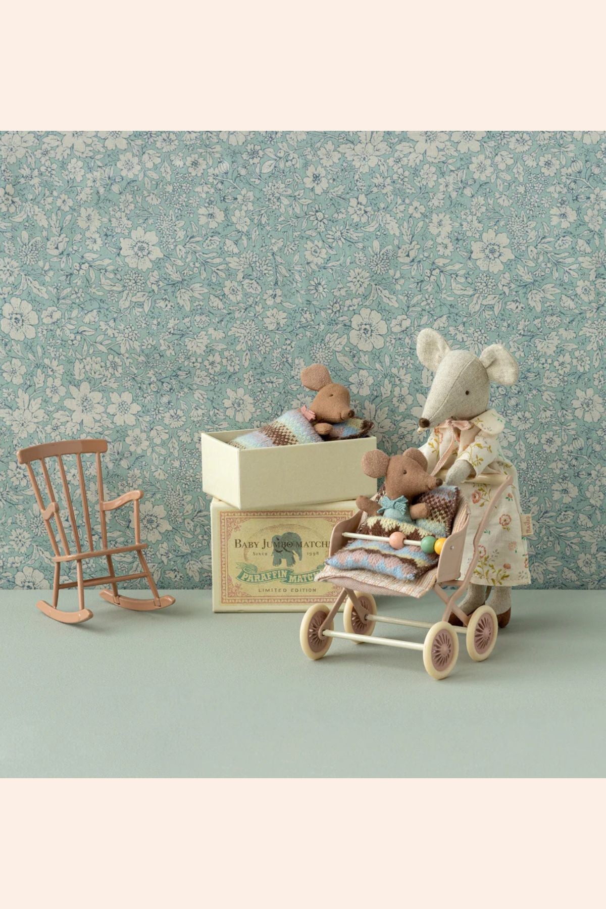 Maileg - Mouse - Rocking Chair - Dark Powder