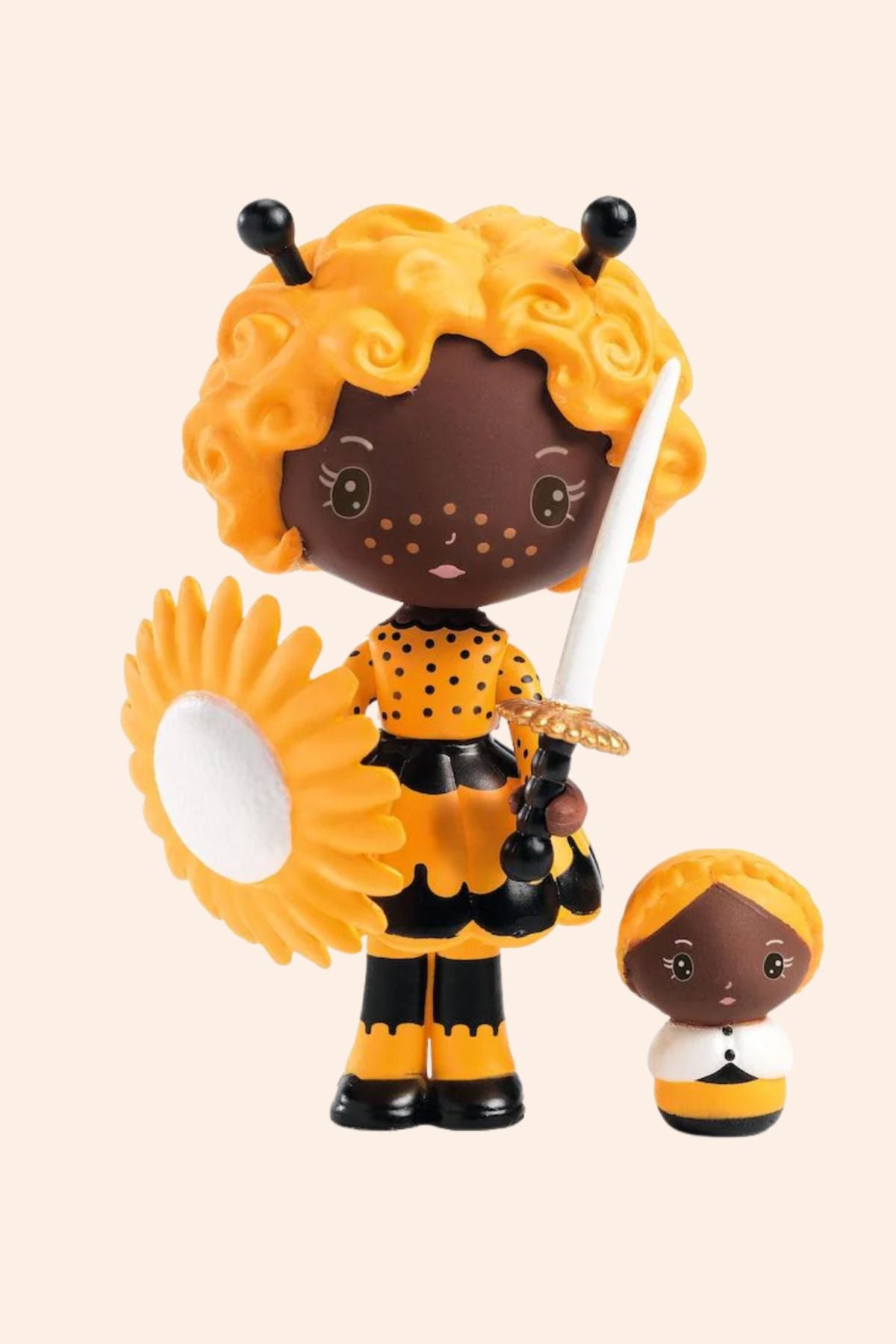 Djeco - Louison & Any - Tinyly - Strawberries & Cream -Figurines - Collect them all - Dolls - Fun for all - Bumble Bee - Collectable - Strawberries & Cream - Ingrid Lewis - Designer
Toy figure of a character in a bee costume with a smaller figure