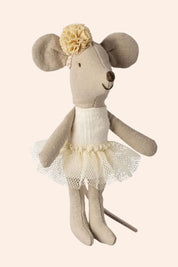 Maileg - Ballerina Mouse Little Sister - Off White - Strawberries & Cream
