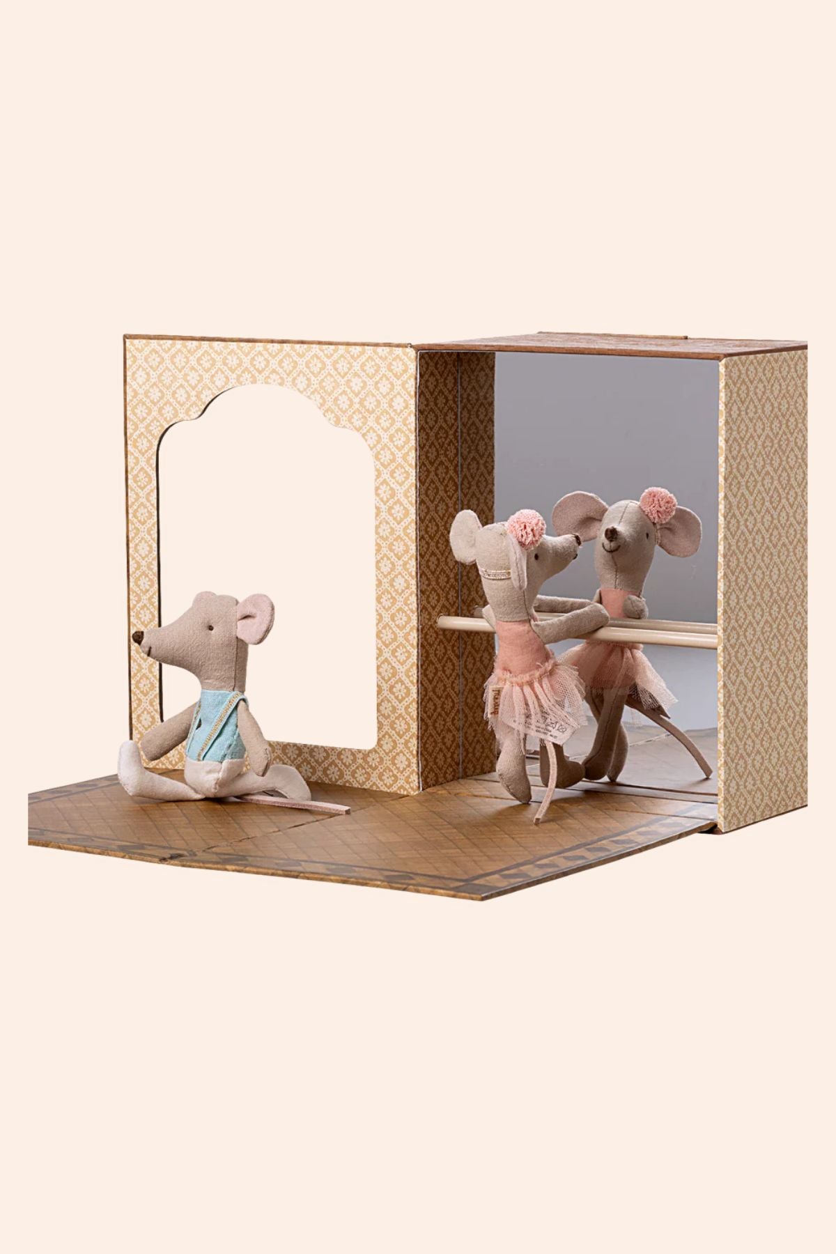 Maileg - Ballet Mice in Dance Studio - Little Sister and Brother - Strawberries & Cream 
Two toy mice in a decorative box