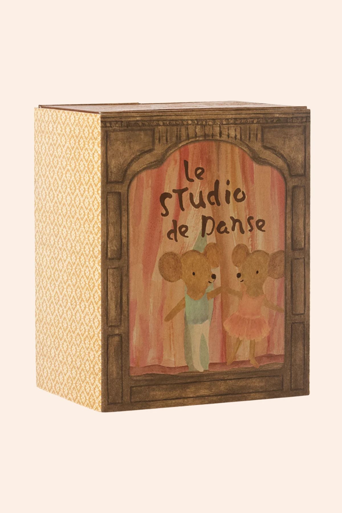 Maileg - Ballet Mice in Dance Studio - Little Sister and Brother - Strawberries & Cream 
Wooden Paper box with a illustration of two mice and text 'Le Studio de Danse'
