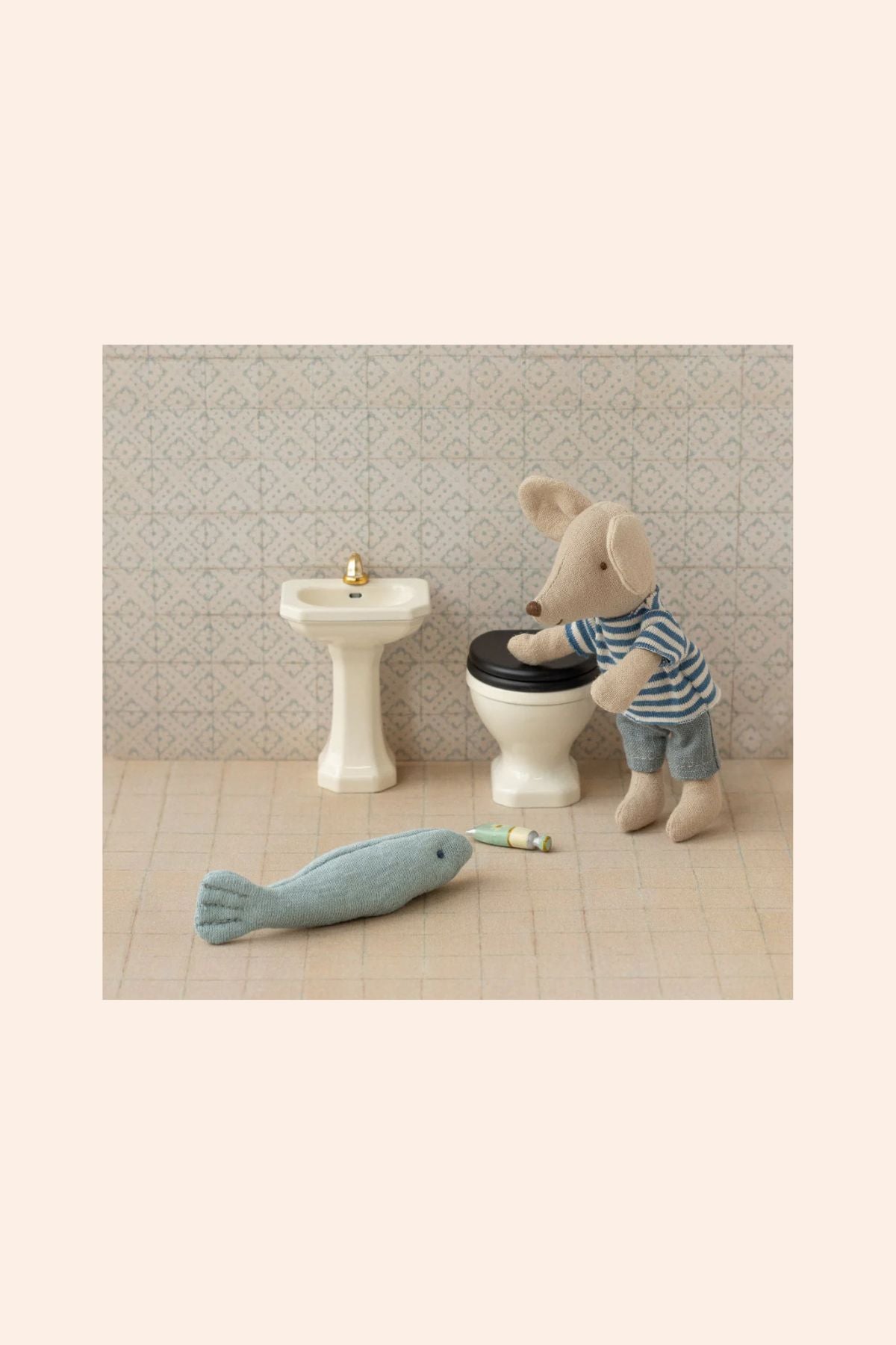 Maileg - Bathroom Sink, Mouse - Off White - Strawberries & Cream