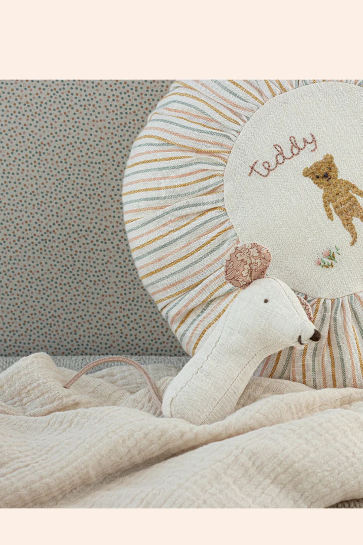 Maileg - Lullaby Friends - Mouse Rattle - Nature - Strawberries & Cream