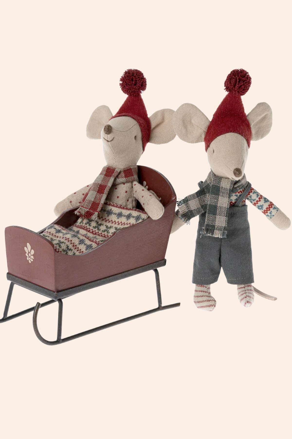 Maileg - Mouse - Sleigh - Red - Strawberries & Cream 