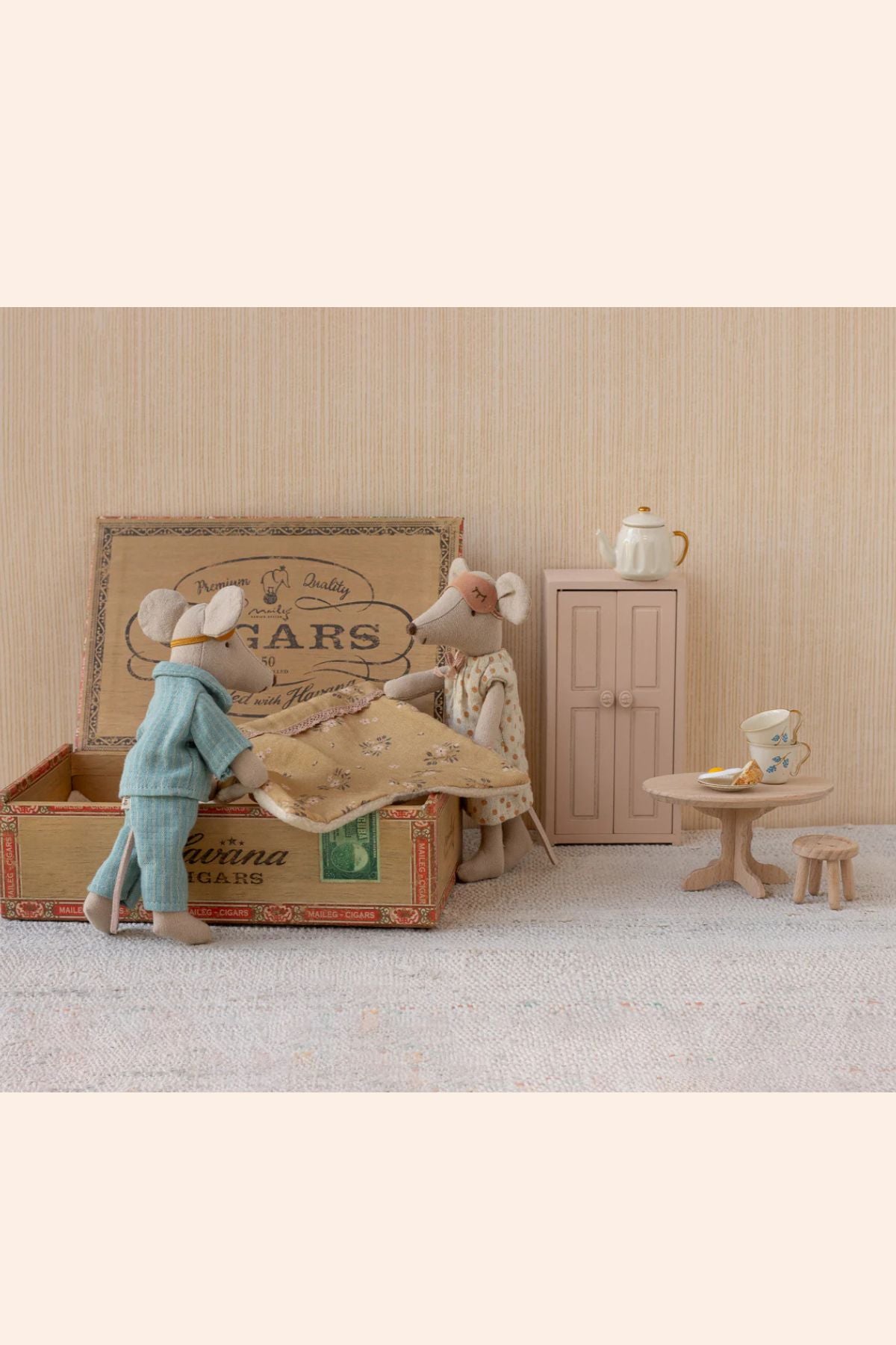Maileg - Mum and Dad mice in Cigarbox - Strawberries & Cream