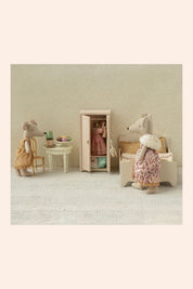 Maileg - Queen Mouse - Mum - Strawberries & Cream - luxury - Ingrid Lewis - Designer
Miniature toy figures in a room with furniture and decor.