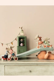 Maileg - Tricycle Hanger - Green - Strawberries & Cream