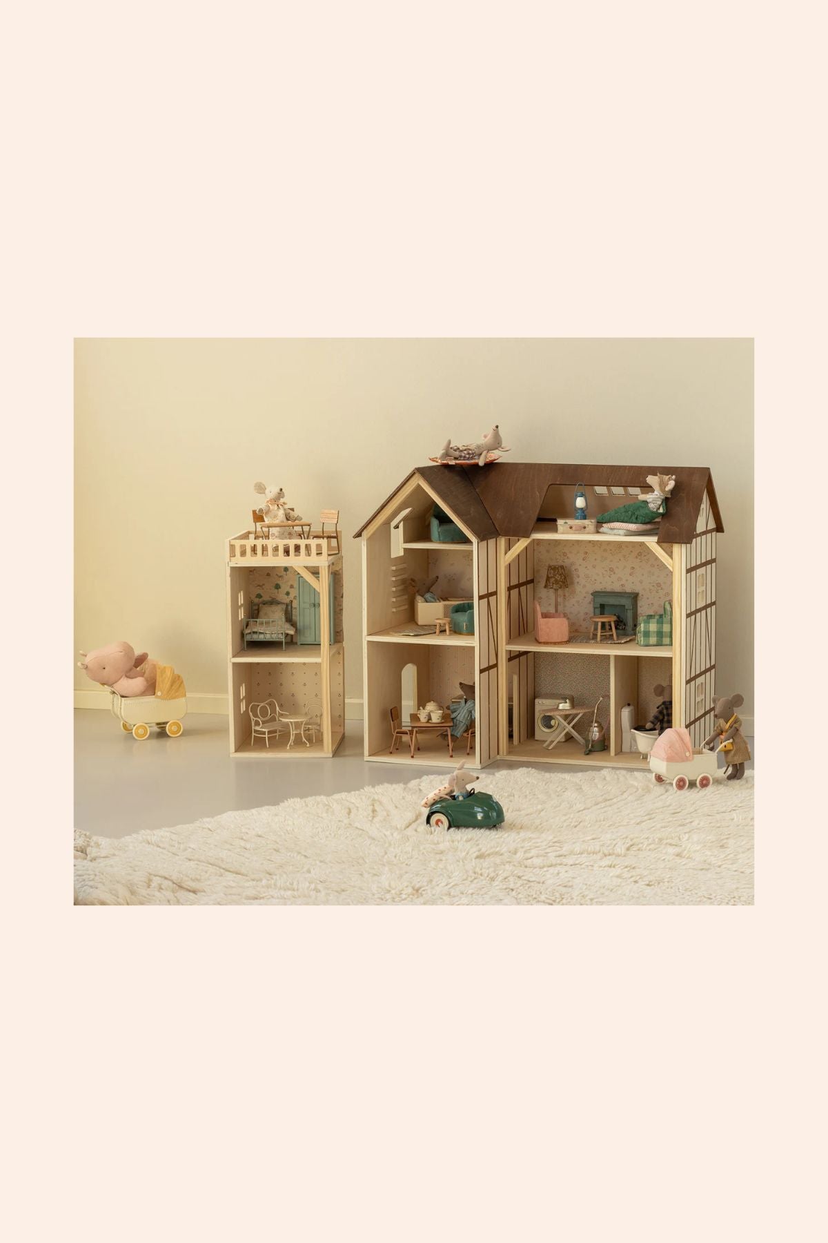 Maileg - Wallpaper, Mouse Hole Farmhouse - Strawberries & Cream
