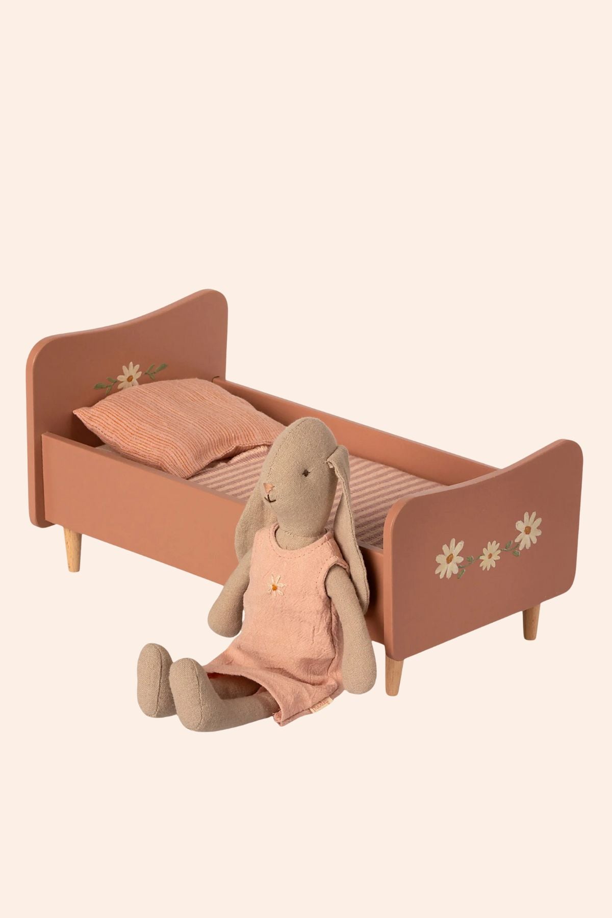 Maileg - Wooden Bed - Mini Rose - Strawberries & Cream