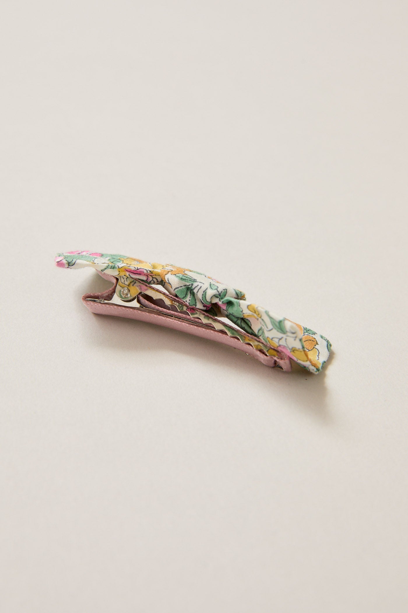 Multi-coloured Hair clips