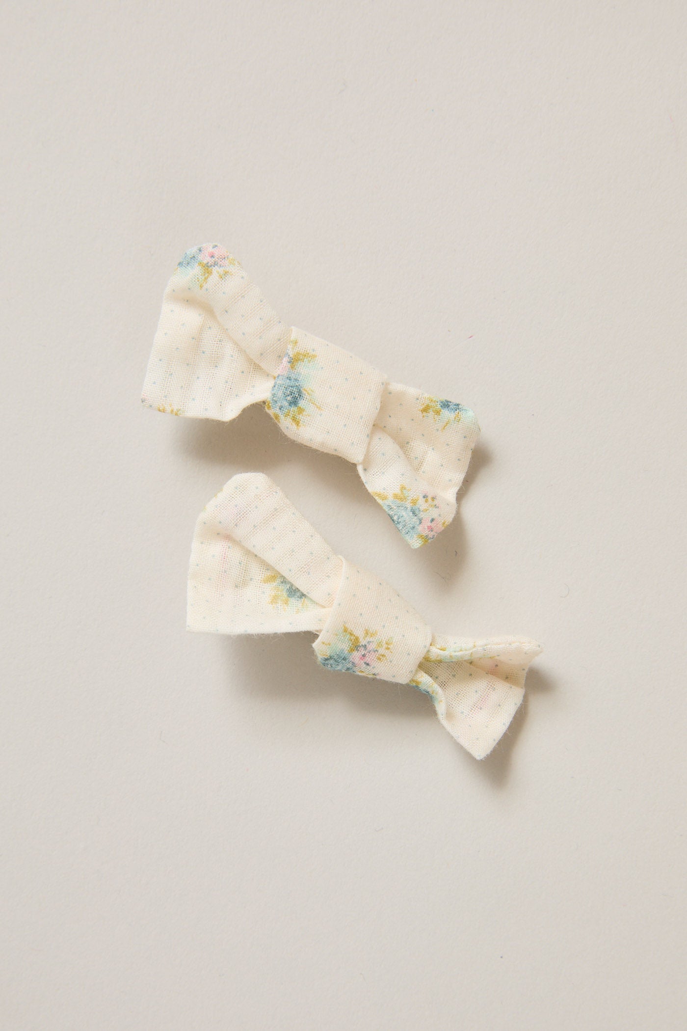 Multi-coloured Hair clips