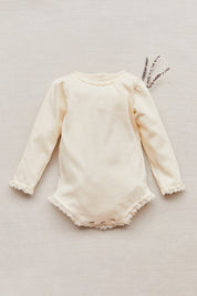 Cream sponge body with lace trim, jersey/T shirt
